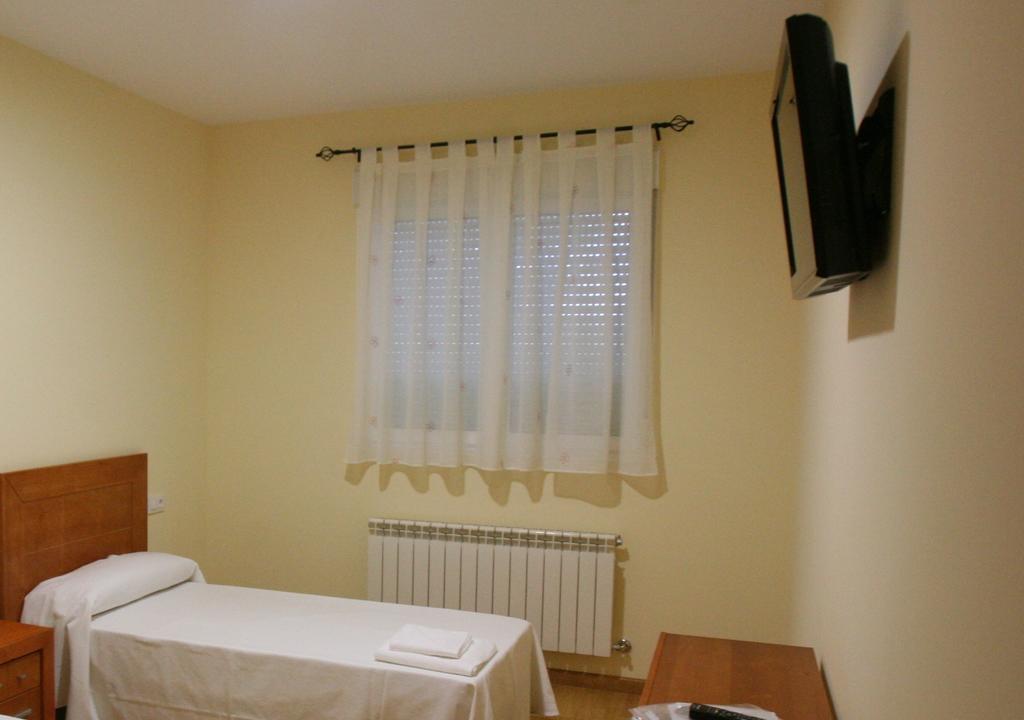 Albergue La Encina Hospital de Órbigo Habitación foto